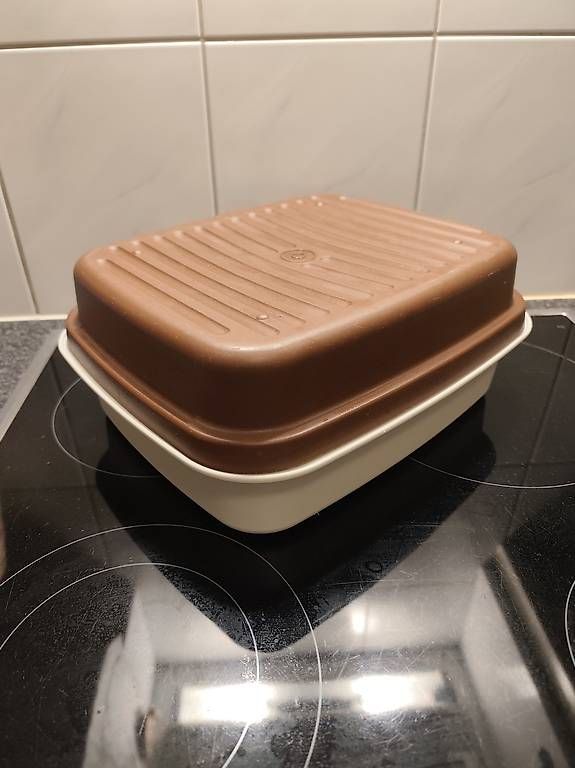 Tupperware Contenitori & Simili: Tupperware Brotbox gross – Usato da Buchs AG venduto da nilya04