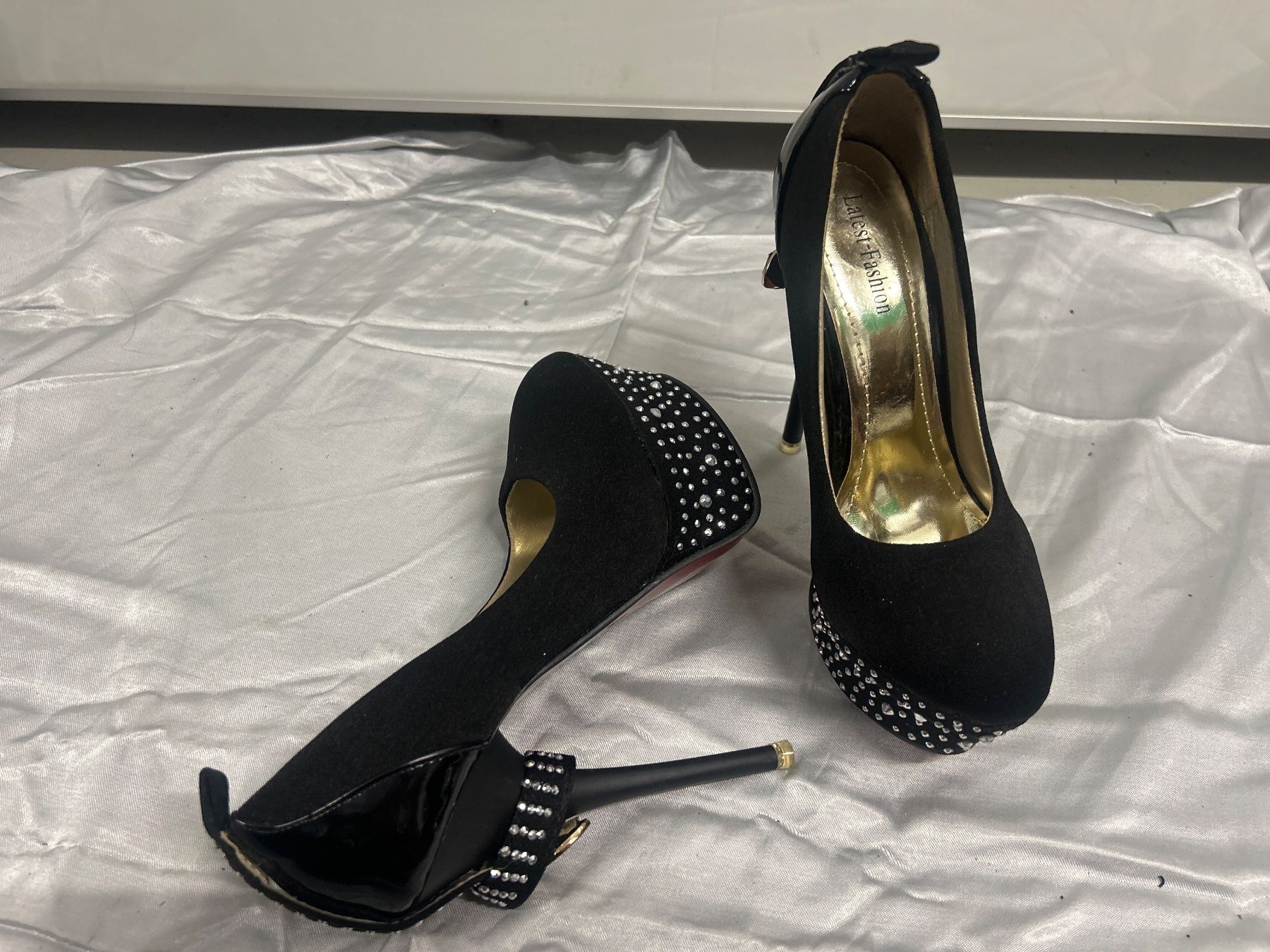 Scarpe da donna: High Heeld Pumps Gr 36 Neu – Nuovo e nell'imballaggio originale da Regensdorf venduto da Spyke55 1