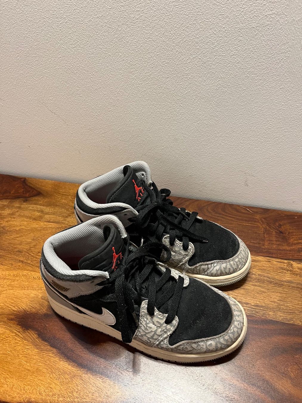 Jordan Scarpe da uomo: Chaussures Air Jordan – Usato da Choëx venduto da kaki76 1
