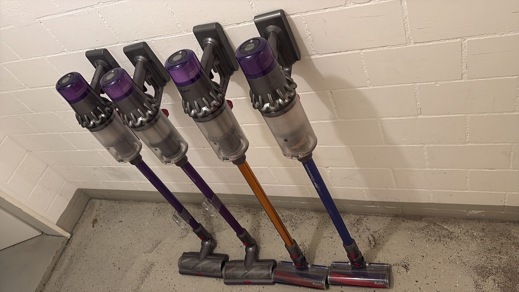 Dyson Aspirapolveri & Accessori: 4x Dyson V11 absolut  Handstaubsauger – Difettoso da Lausen venduto da sen_jm7c 1