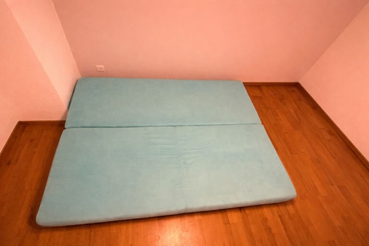 Divani: Schlafsofa, hellblau, neuwertig, mit Stauraum – Usato da Wassen UR venduto da eli_pjl6 1