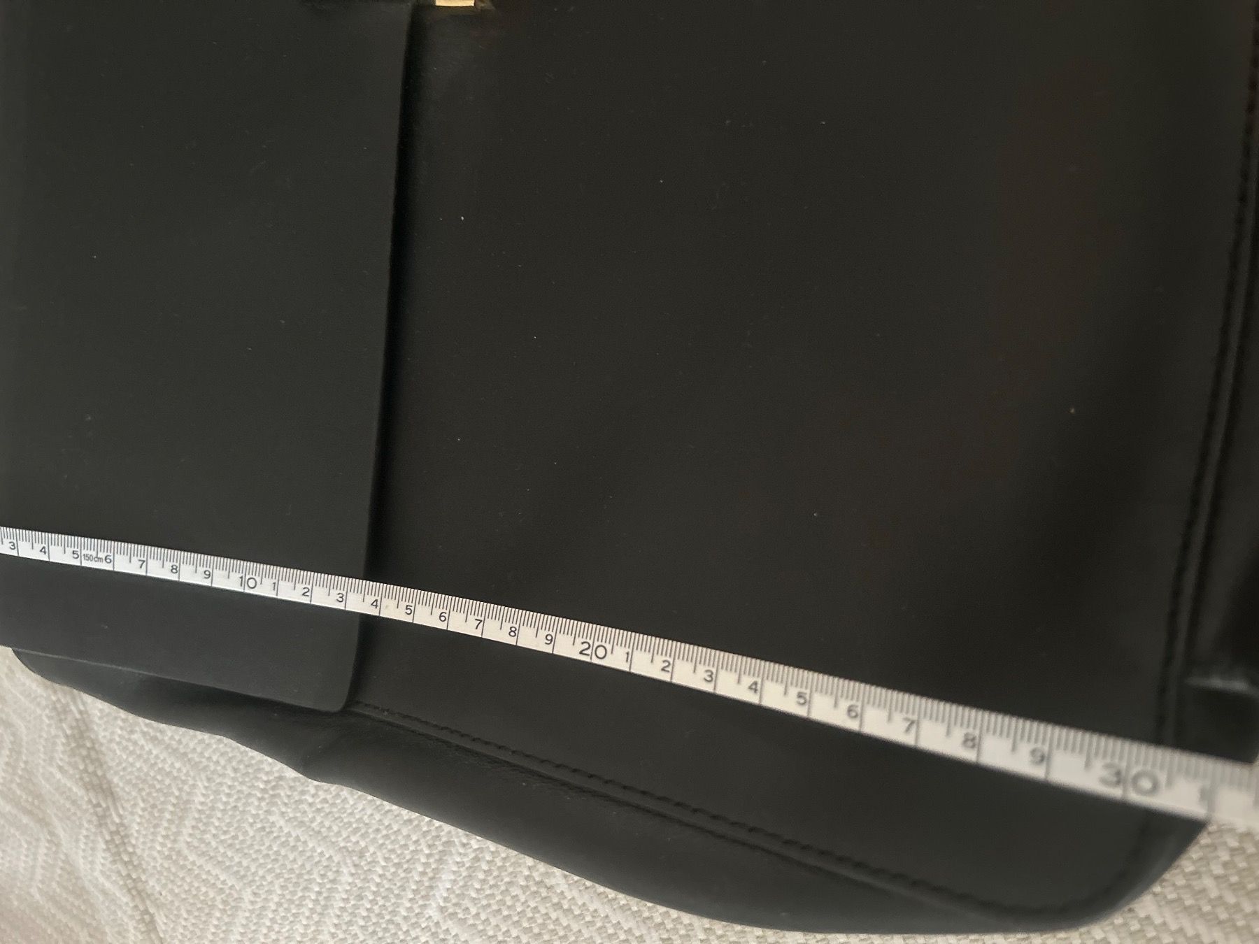 Aquascutum Valigie & Borse: Leather bag Aquascutum – Nuovo (secondo la descrizione) da Thalwil venduto da mar_pvx7 5