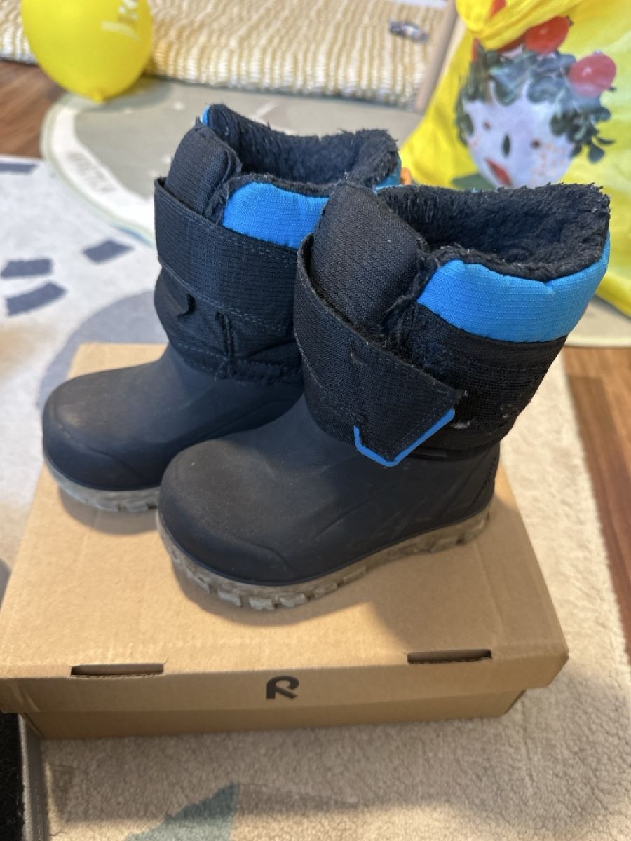 Decathlon Scarpe per ragazzi: Winter boots von dekathlon grösse 25 – Usato da Zermatt venduto da katytesunshine