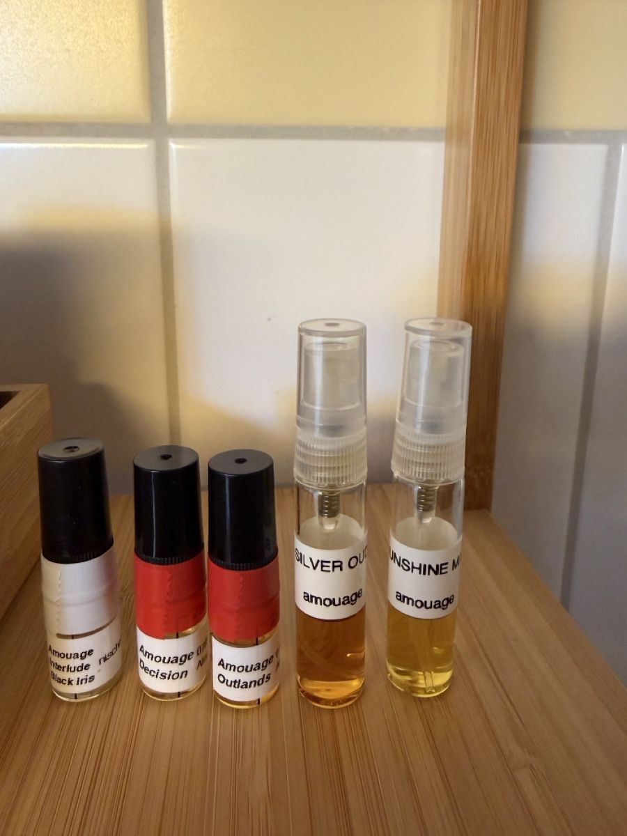 Amouage Profumi & Eau de Toilette: 5 Amouage Proben Outlands Decision Interlude Black Iris Suns – Usato da Watt venduto da Kurikum83