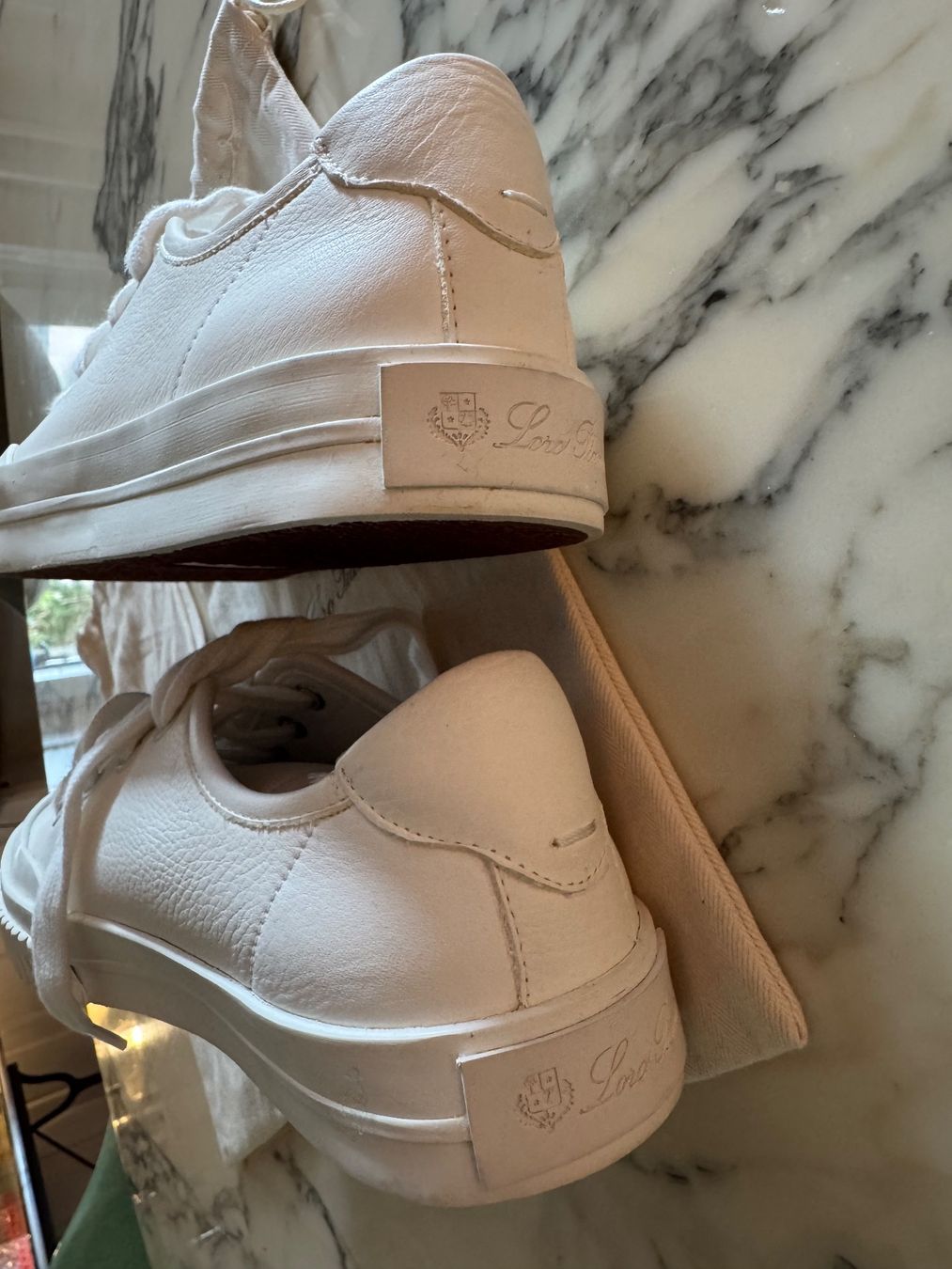 Loro Piana Scarpe da donna: Loro Piana Sneakers weiss 38 – Usato da Meilen venduto da Antete 2