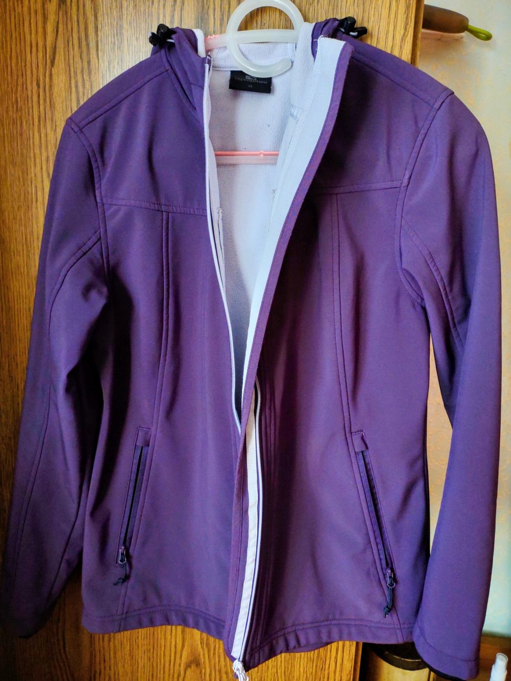 Trevolution Jacken: Softshell Jacke – Gebraucht aus Montlingen von Nikita-Sidney