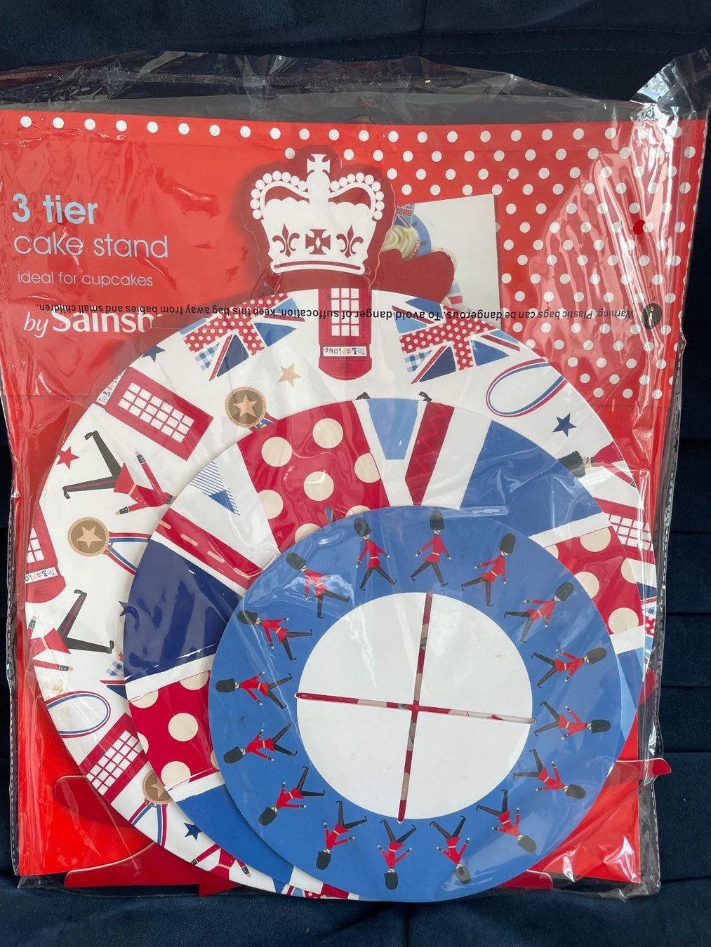Tutte le decorazioni: Kuchenständer mit Illustrationen im britischen Stil – Usato da Richterswil venduto da Jolipoisson