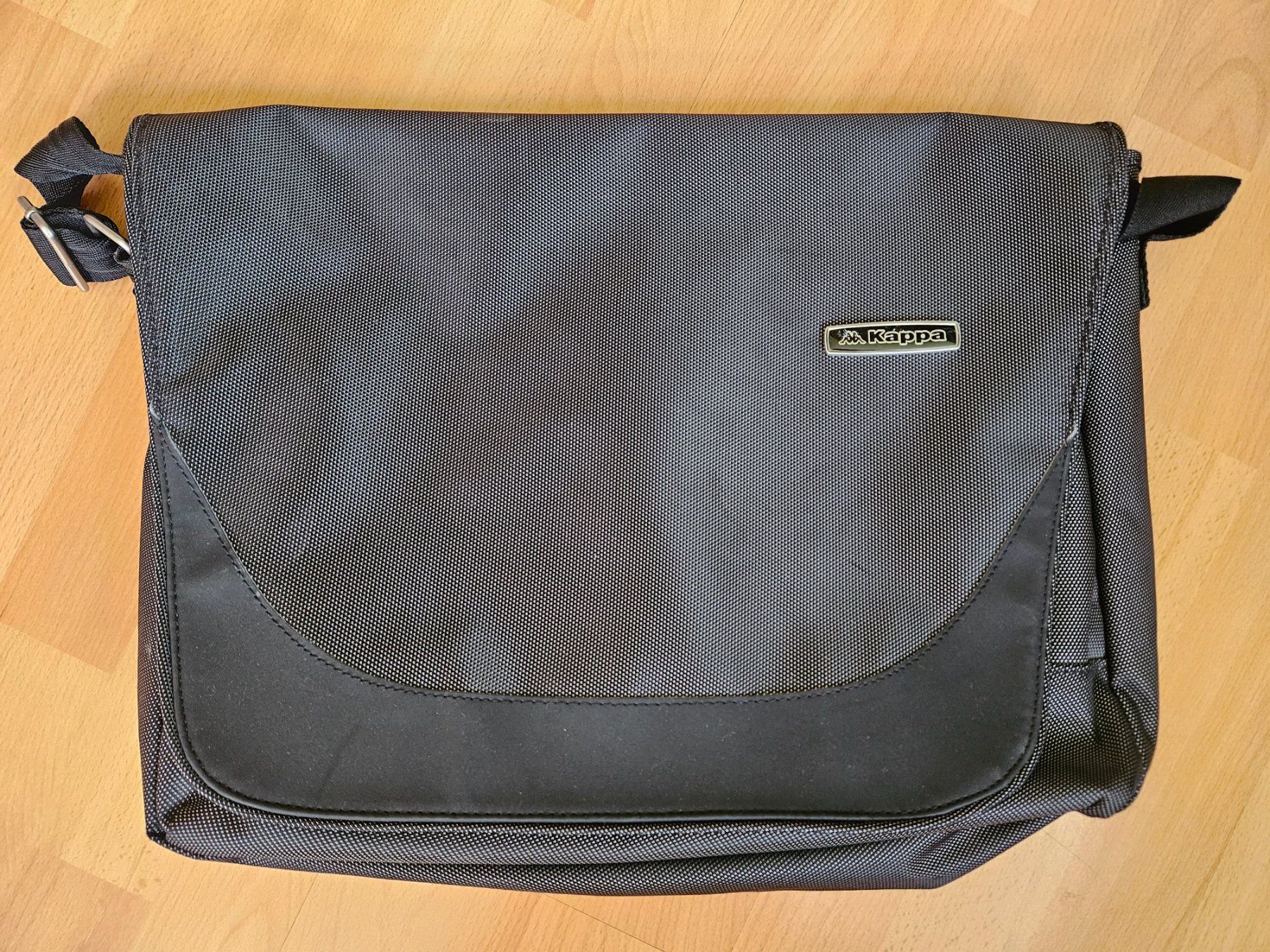 Kappa Borse: Neue  Laptop-Computertasche – Nuovo (secondo la descrizione) da Boswil venduto da Pjatla