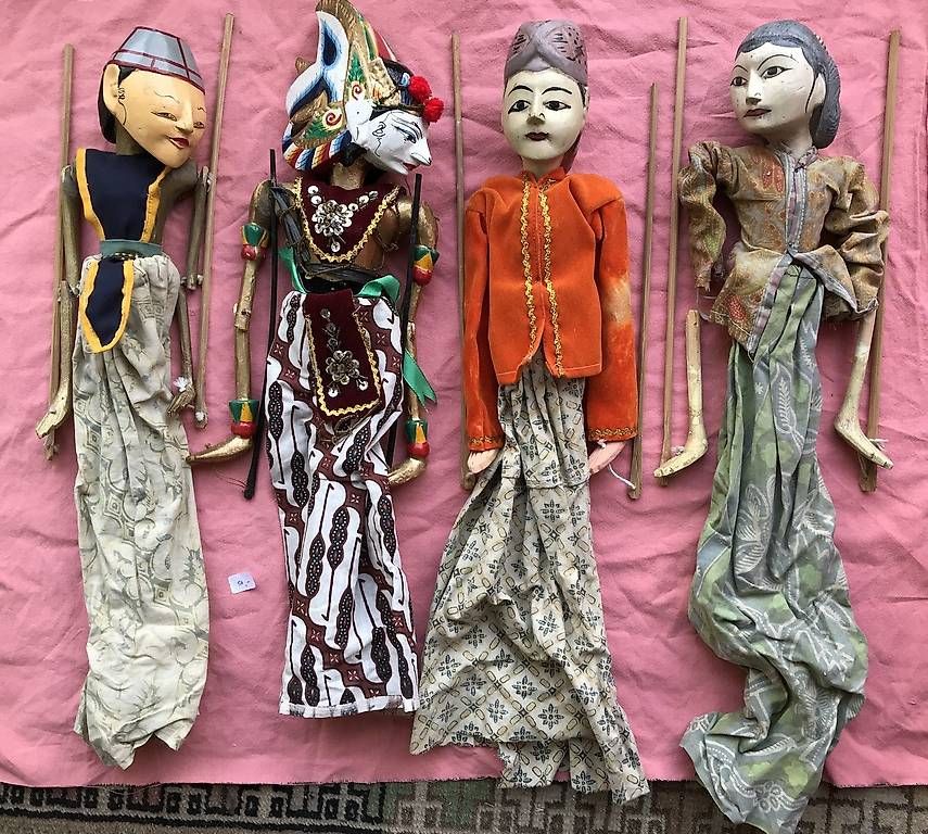 Bambole: 4 marionnettes  indonésiennes – Usato da Estavayer-le-Lac venduto da mar_2s6b