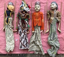 4 marionnettes  indonésiennes