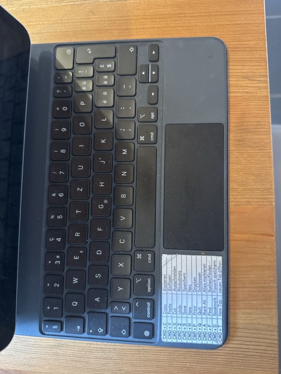 Apple Tablet PC: iPad Air (5. Gen) + Pencil 2. Generation & Magic Keyboard - – Usato da Feuerthalen venduto da SandricH.