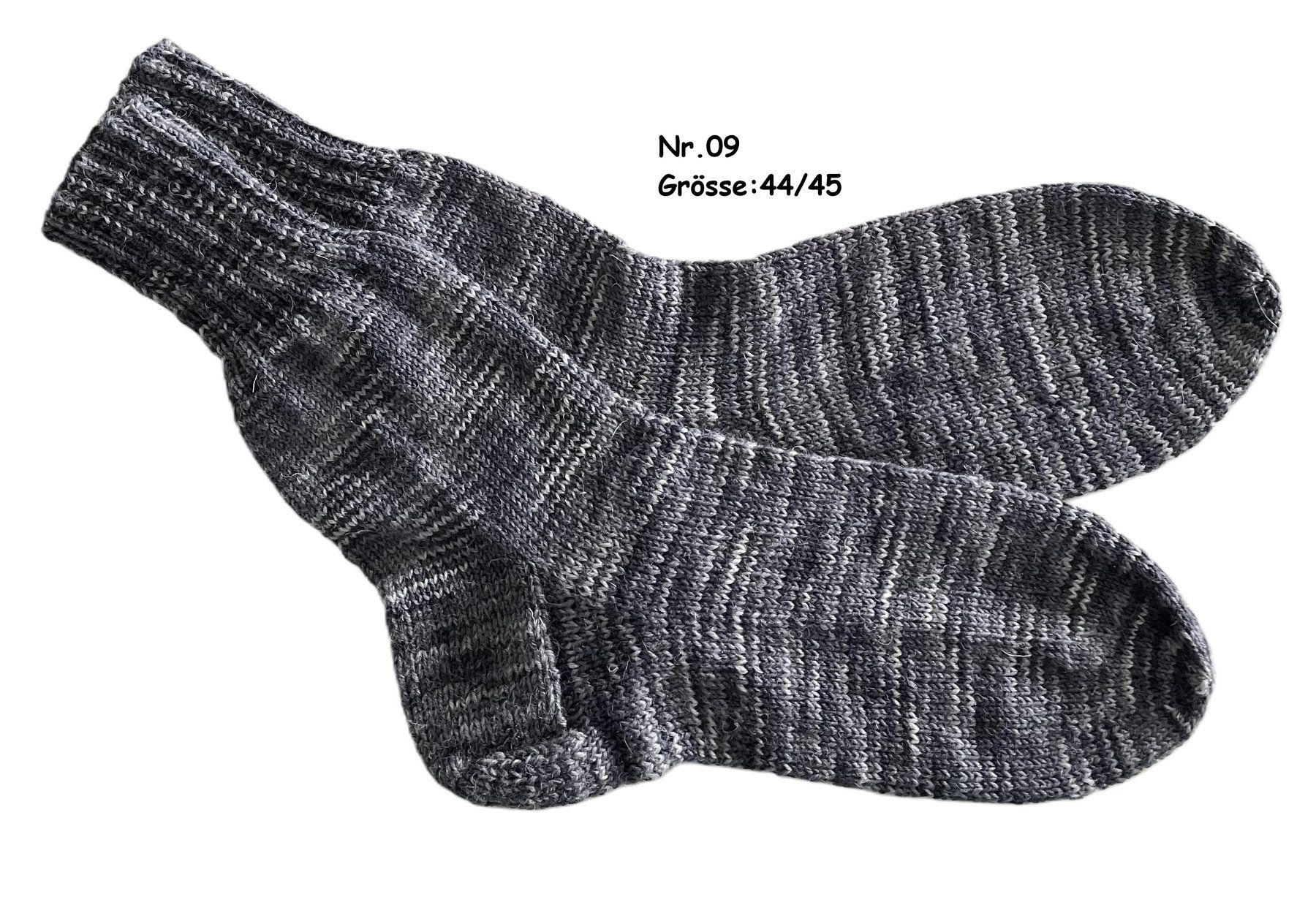 Socken: Socken handgestrickt   Gr.44/45   Nr.09 – Neu und originalverpackt aus Täuffelen von wollness