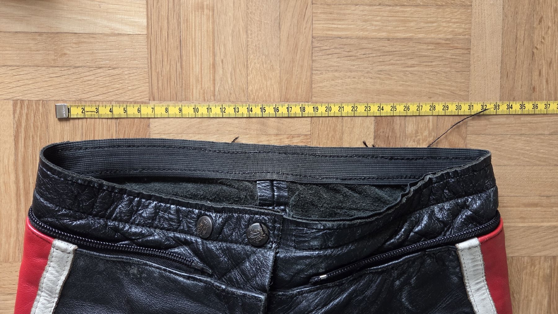 Completi & Tailleur: Lederkombi Damen ca. Grösse 32 – Usato da Wettingen venduto da Hawaii88 2
