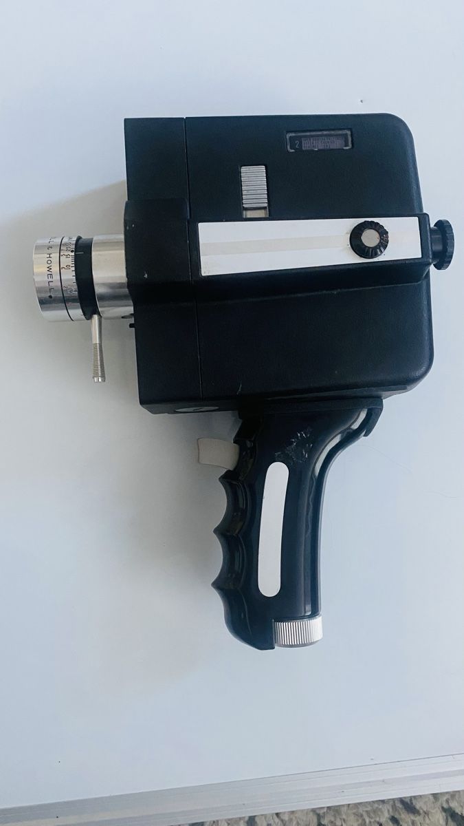 Videocamere: Bell & Howell Autoload Filmkamera - Ein Klassiker! – Usato da Wädenswil venduto da YDHYDEAT 1