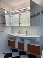 Spiegelschrank + Laufen Waschtisch/Spülbecken/Doppel Lavabo