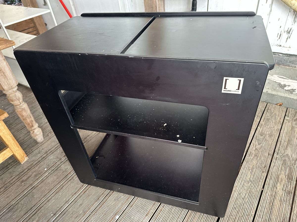 Commodes: Schwarzer Multimöbel mit Stauraum, vielseitig! – D'occasion à Interlaken par raphael26