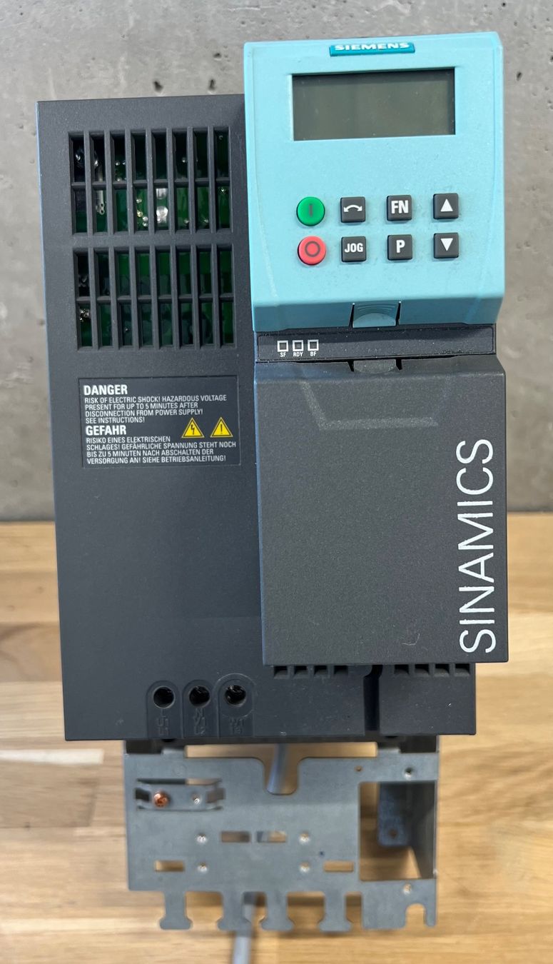 Siemens Wechselrichter: Frequenzumrichter 2.2kW Siemens - Sinamics PM240 – Gebraucht aus Romanshorn von DonRicardoo