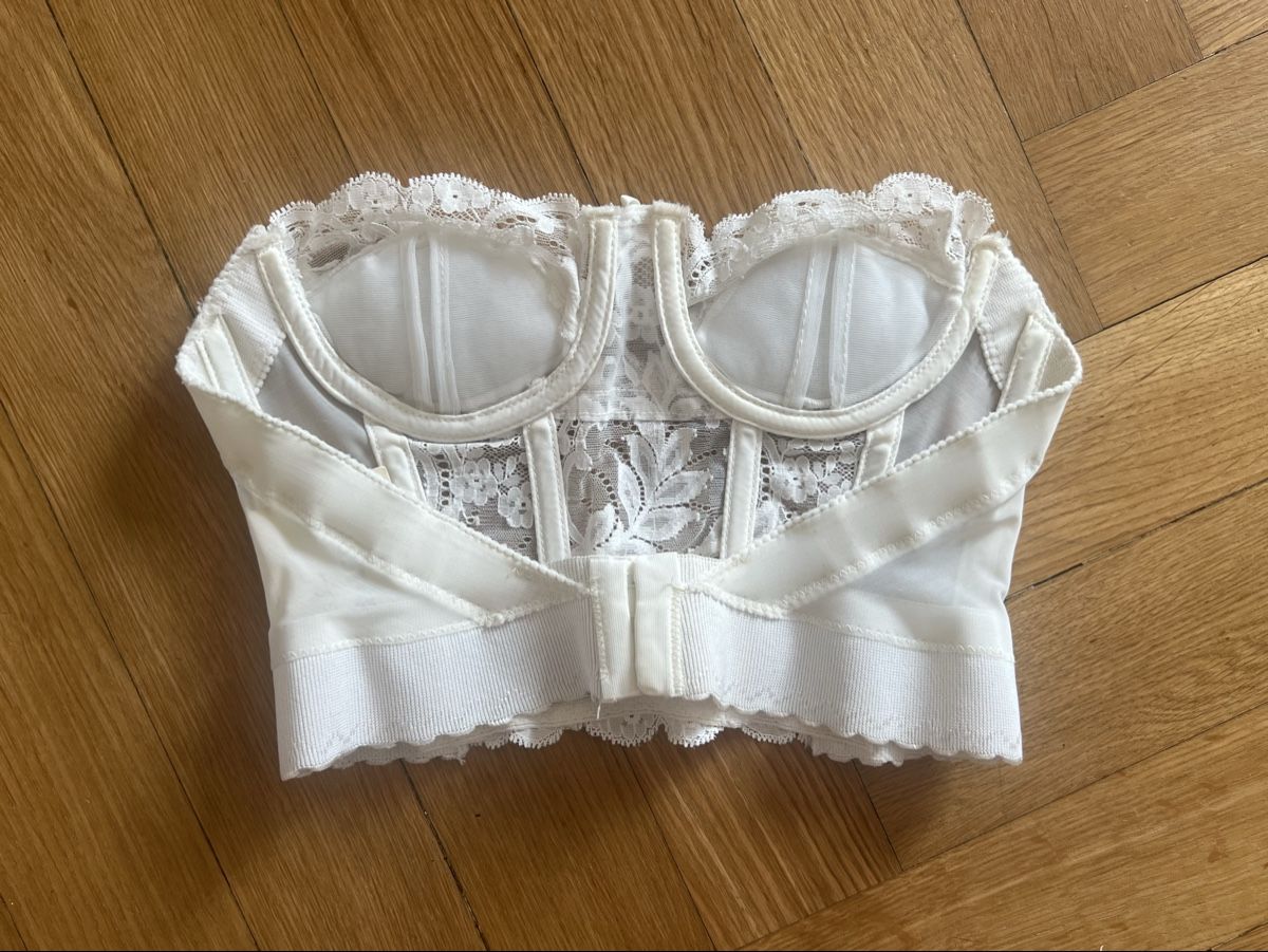 Top: Fleur de Lace Vintage Cropped Corset – Usato da Zürich venduto da daria_m 1