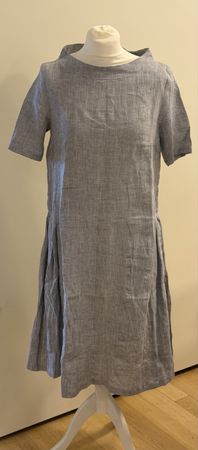 Graues Leinenkleid - kurzarm