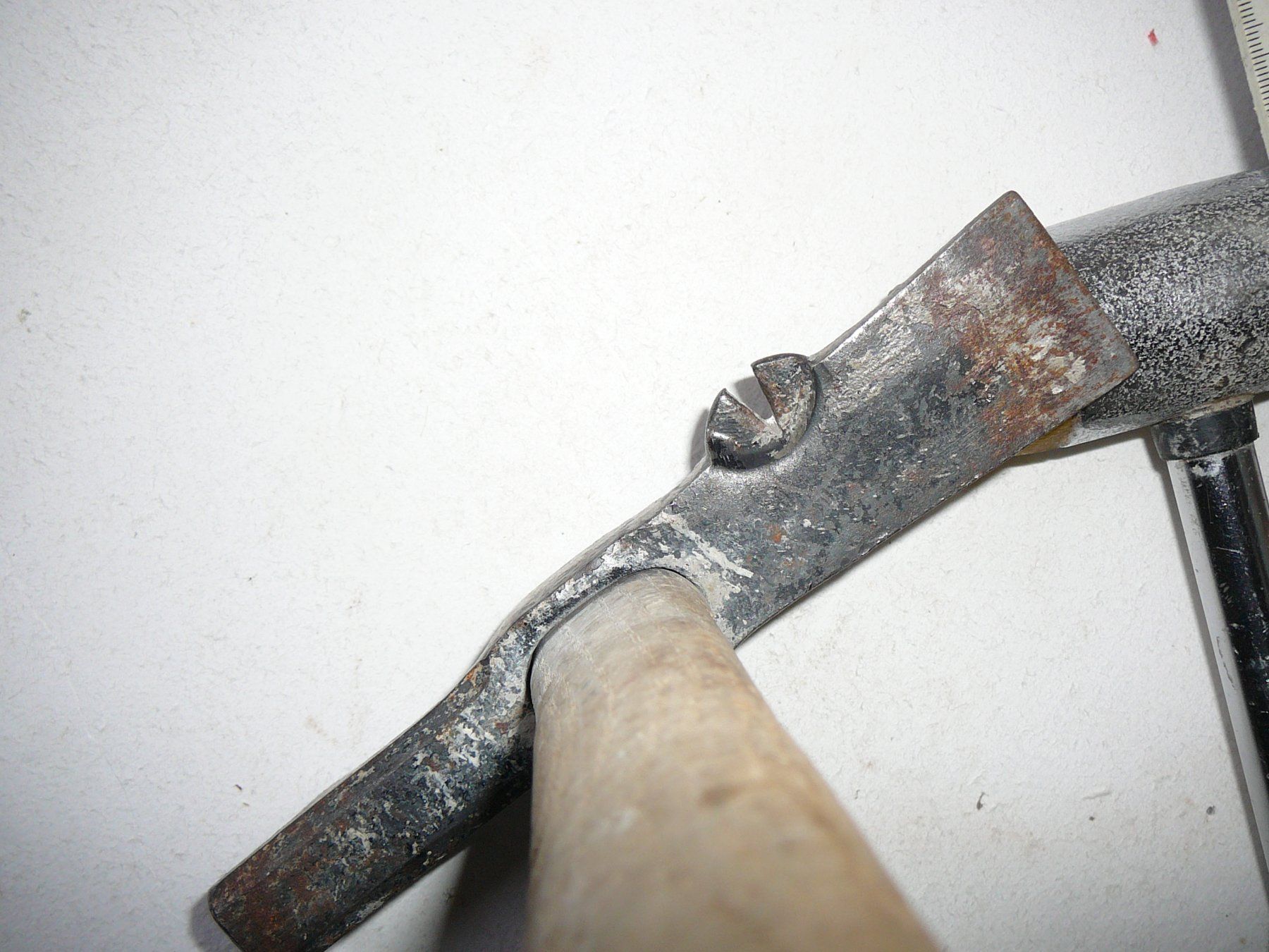 Tutti gli attrezzi: Hammer-Set: Gummihammer, Holzhammer & Gipser Spitzhammer – Usato da Horgen venduto da Luftschutz 4