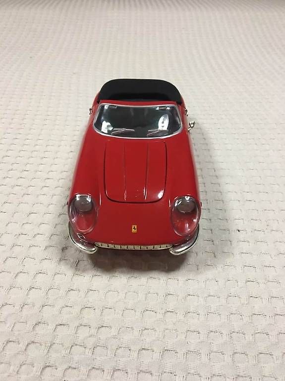 Modellini d'auto: Ferrari 275 gts spider 1/18 – Usato da Plan-Les-Ouates venduto da panini65 1