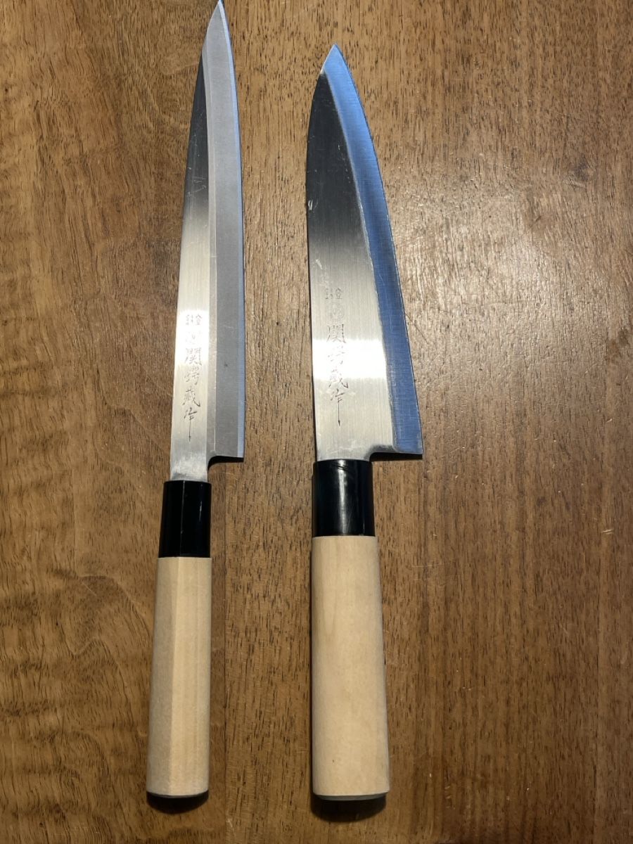 Küchenmesser: 2 Japanische Küchenmesser – Gebraucht aus Niederurnen von gebrauchtbrauchbar