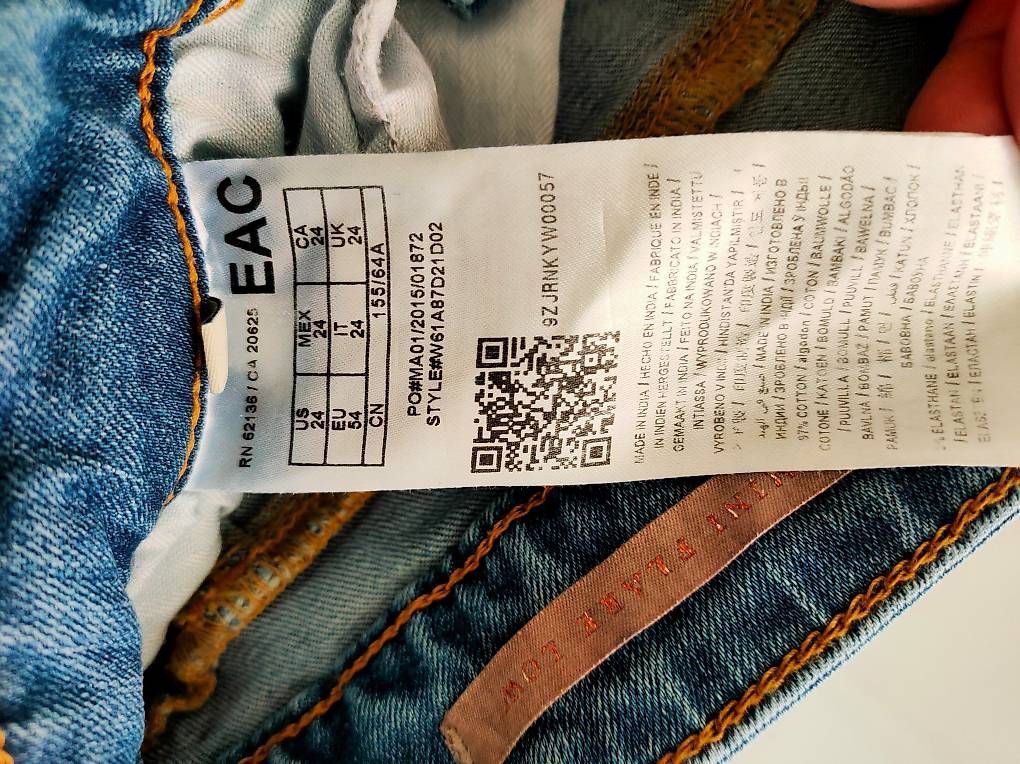 Jeans: Jeans GUESS taglia 34 – Usato da Bellinzona venduto da mar_b5cp 2