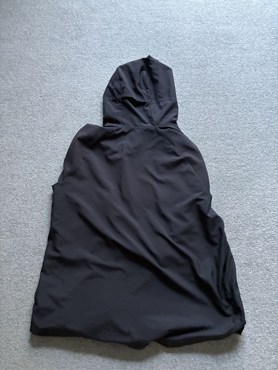 Nike Jacken: Nike black running jacket size M – Gebraucht aus Basel von gvi_6txz 2