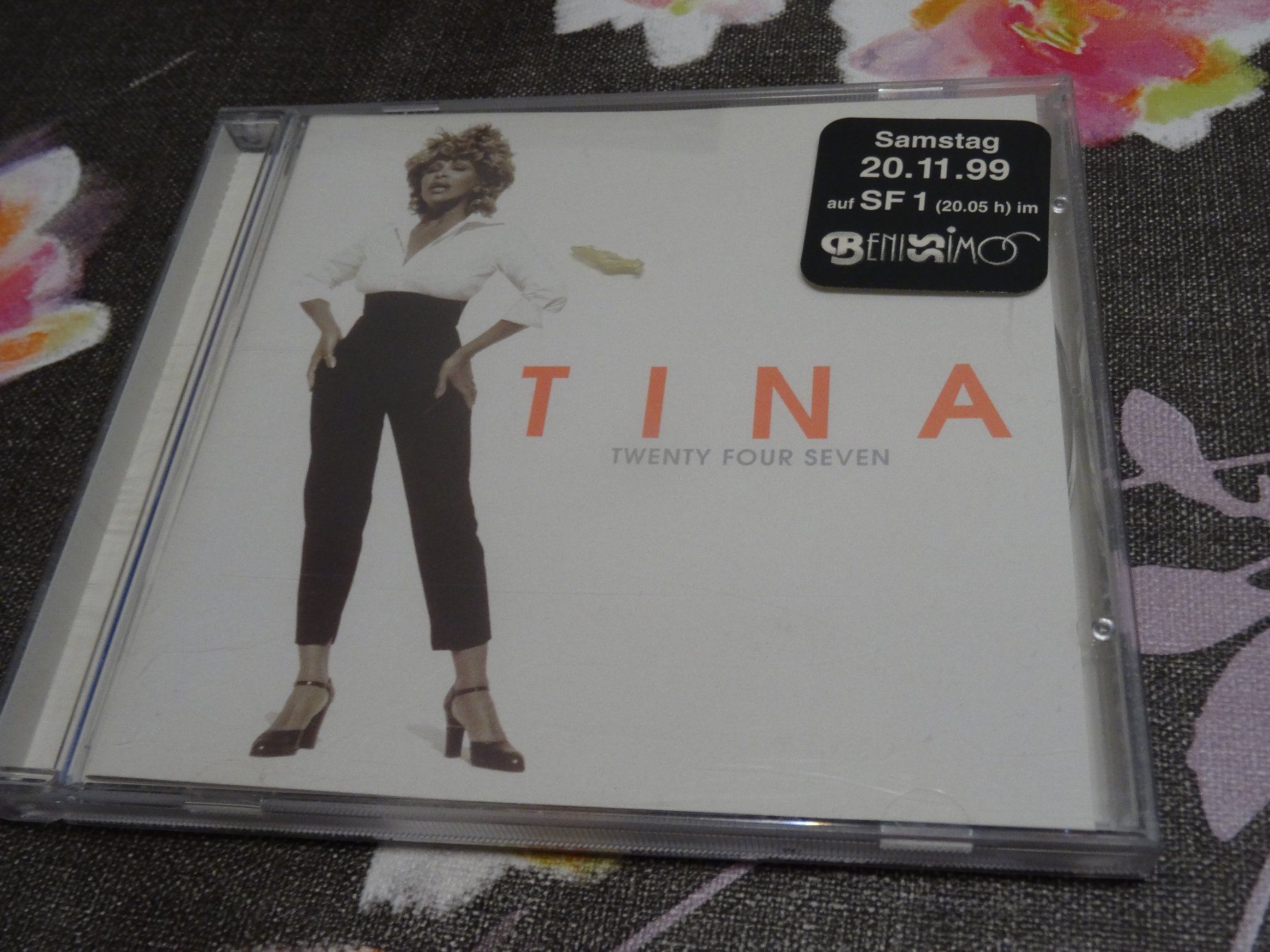 CD: Tina - Twenty four Seven CD – Usato da Olten venduto da Disc-Ausverkauf