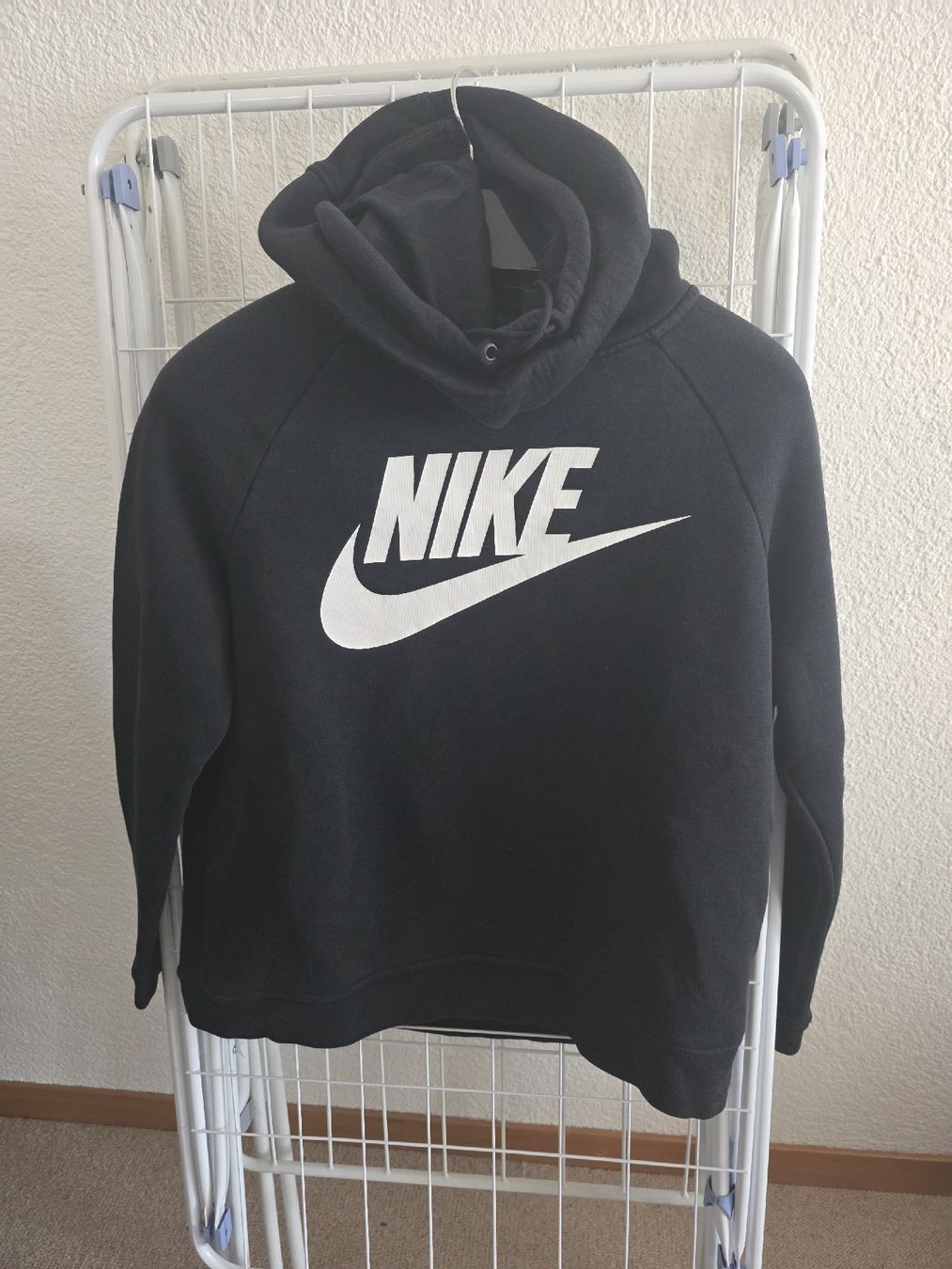 Nike Maglioni & Felpe: Nike Hoodie M  – Nuovo (secondo la descrizione) da Brügg BE venduto da Shira92
