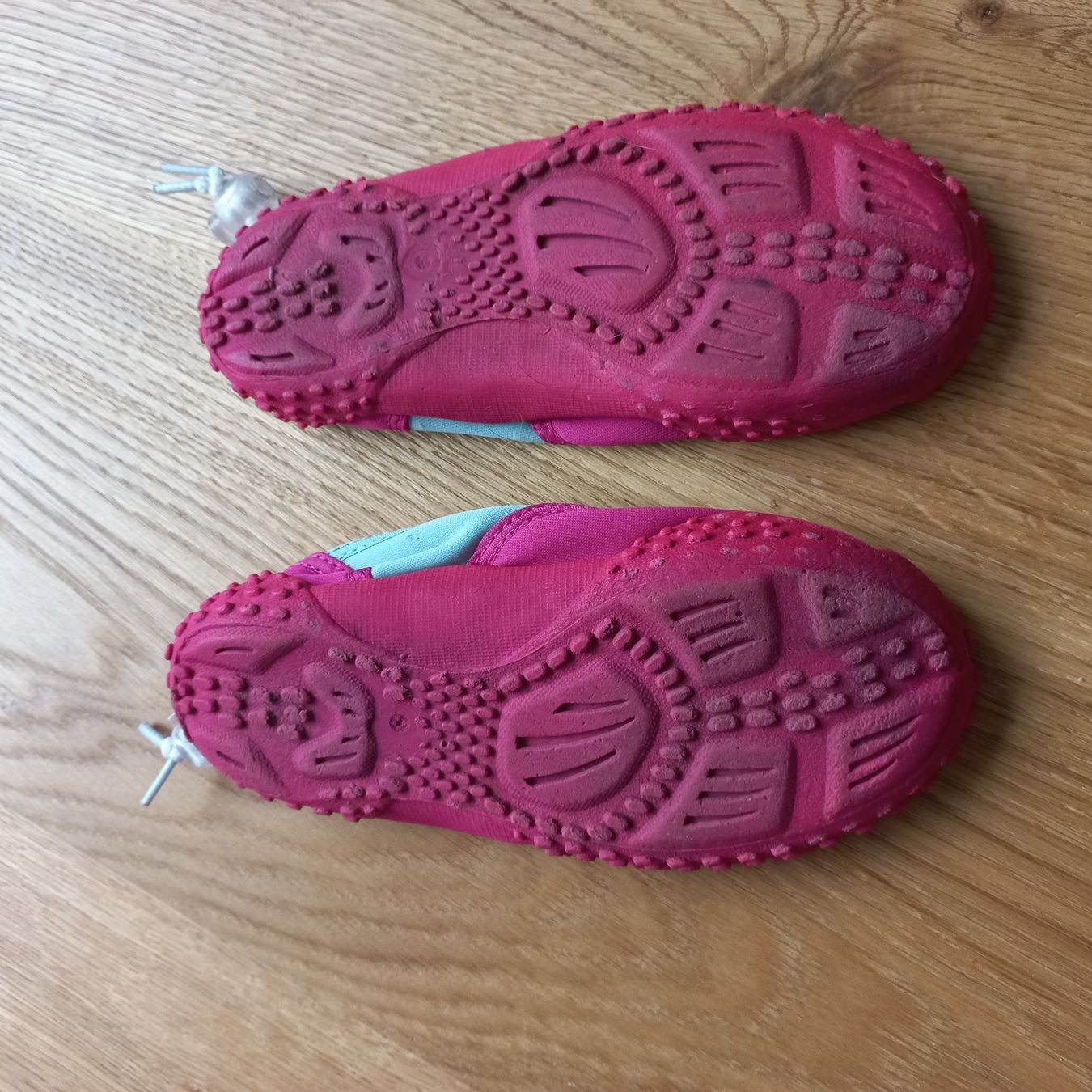 Scarpe per ragazze: Swimmschuhe gr. 30-31 – Usato da Bachenbülach venduto da enigmatic 1