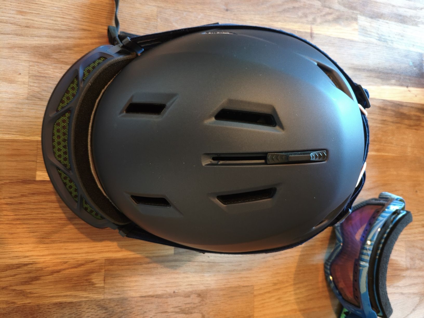 Salomon Caschi: Ski Helmet Salomon Icon Size L Good Condition – Usato da Zürich venduto da yul_7ccq 2