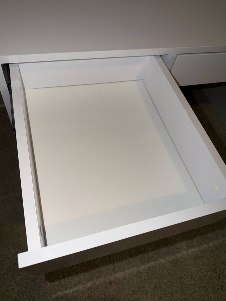 Schreibtische: White glossy desk with drawers good condition – Gebraucht aus Aarburg von ane_vp2b 5