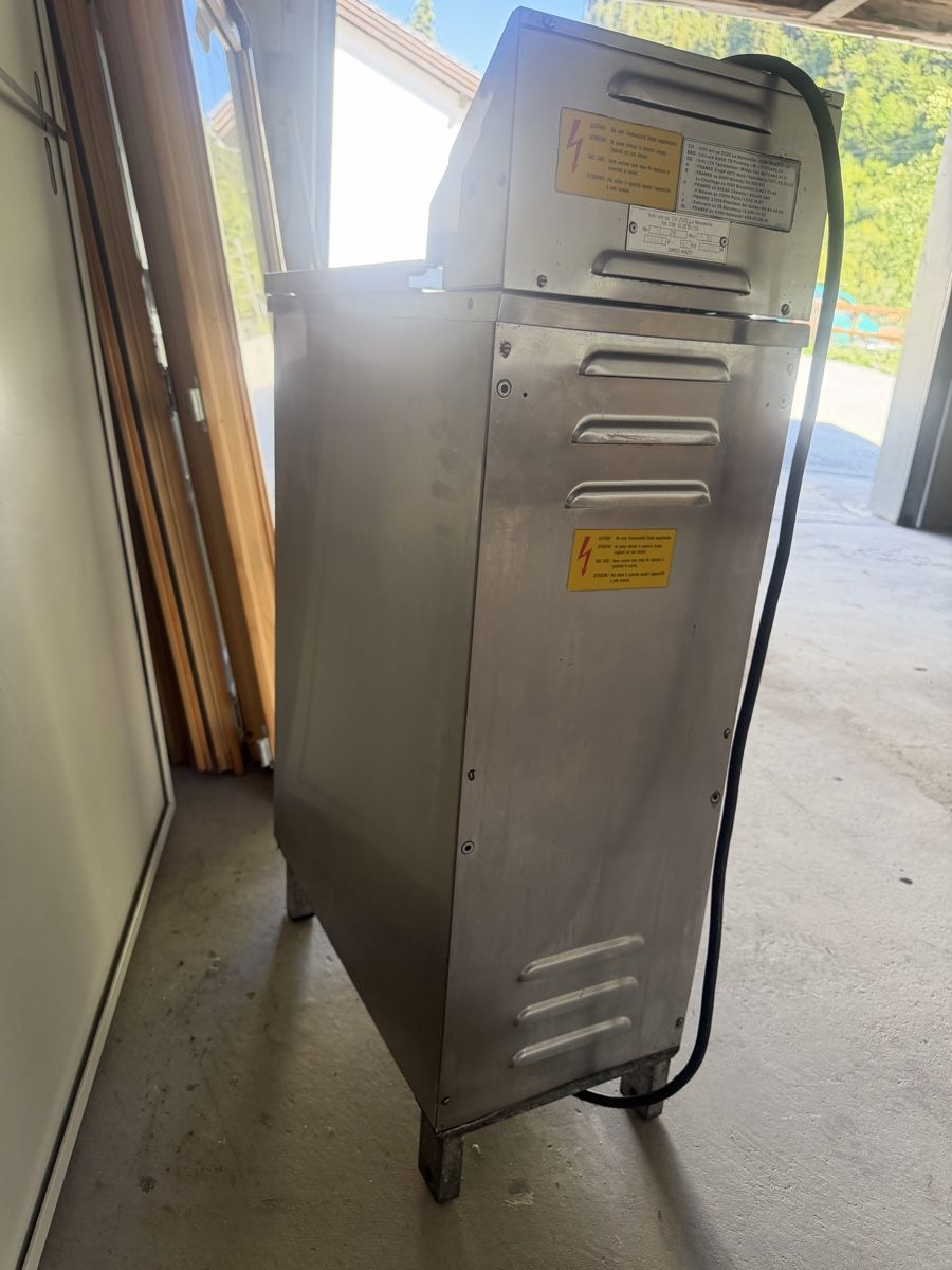 Frifri Appareils de cuisine: Frifri E30 Friteuse guter Zustand – D'occasion à Flims Dorf par inf_dj8q 3