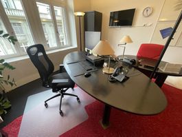 Ovaler Büro Schreibtisch Schwarz Lackiert aus Holz