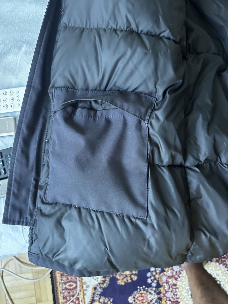 Canada Goose Cappotti: Canada Goose Herren Winterparka – Usato da Zürich venduto da Zoheir07 5