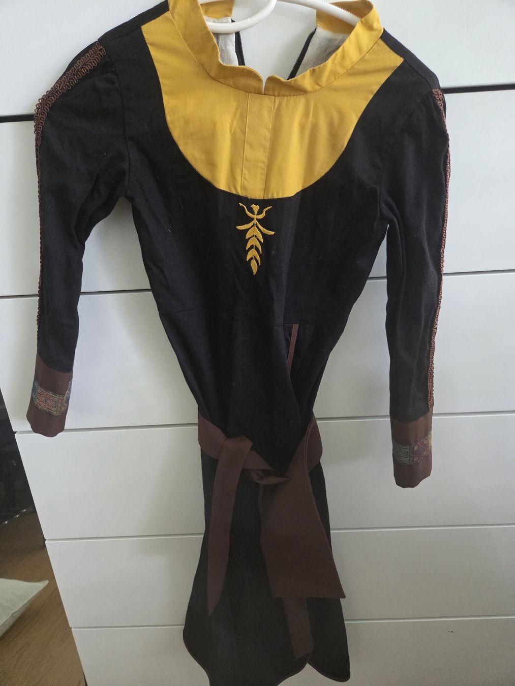 Costumi: Anna - Frozen child costume – Usato da Basel venduto da and_ym2d 2