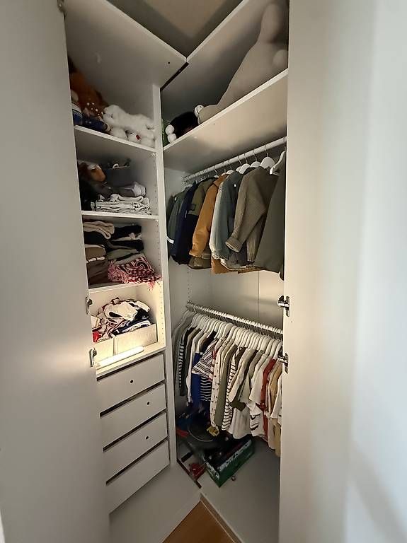 Armadi: IKEA PAX Eckkleiderschrank – Usato da Seuzach venduto da van_6l7n