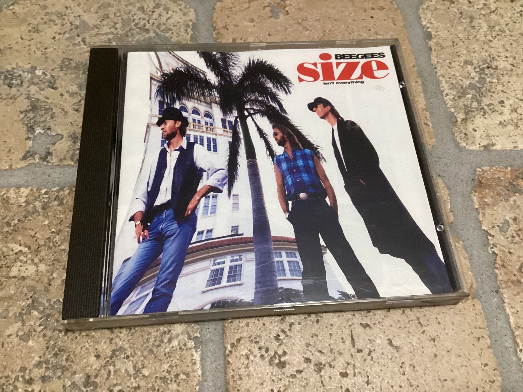 CD: BeeGees, Size Isn't Everything – Usato da Mörschwil venduto da Monzar