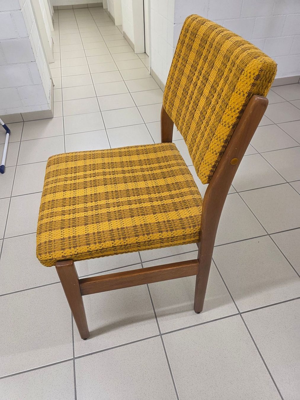Chaises: 6 Esszimmerstühle – D'occasion à Buchs ZH par 1948Mustermann 2