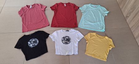 Lot d'habits filles taille M (t-shirts de sport & crop tops)