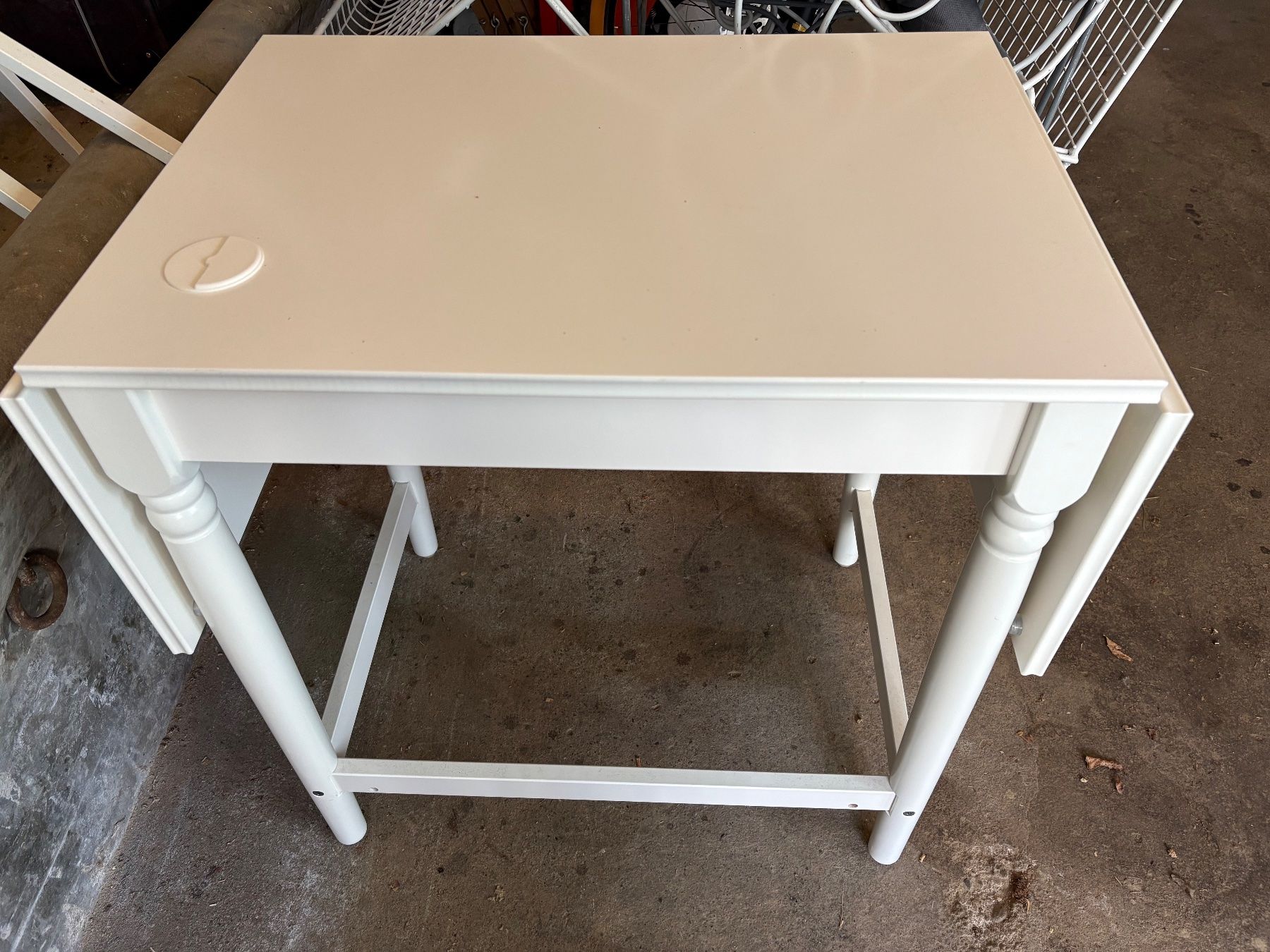 Ikea Scrivanie: Hemnes Schreibtisch – Nuovo (secondo la descrizione) da Zürich venduto da que_kf7d 1