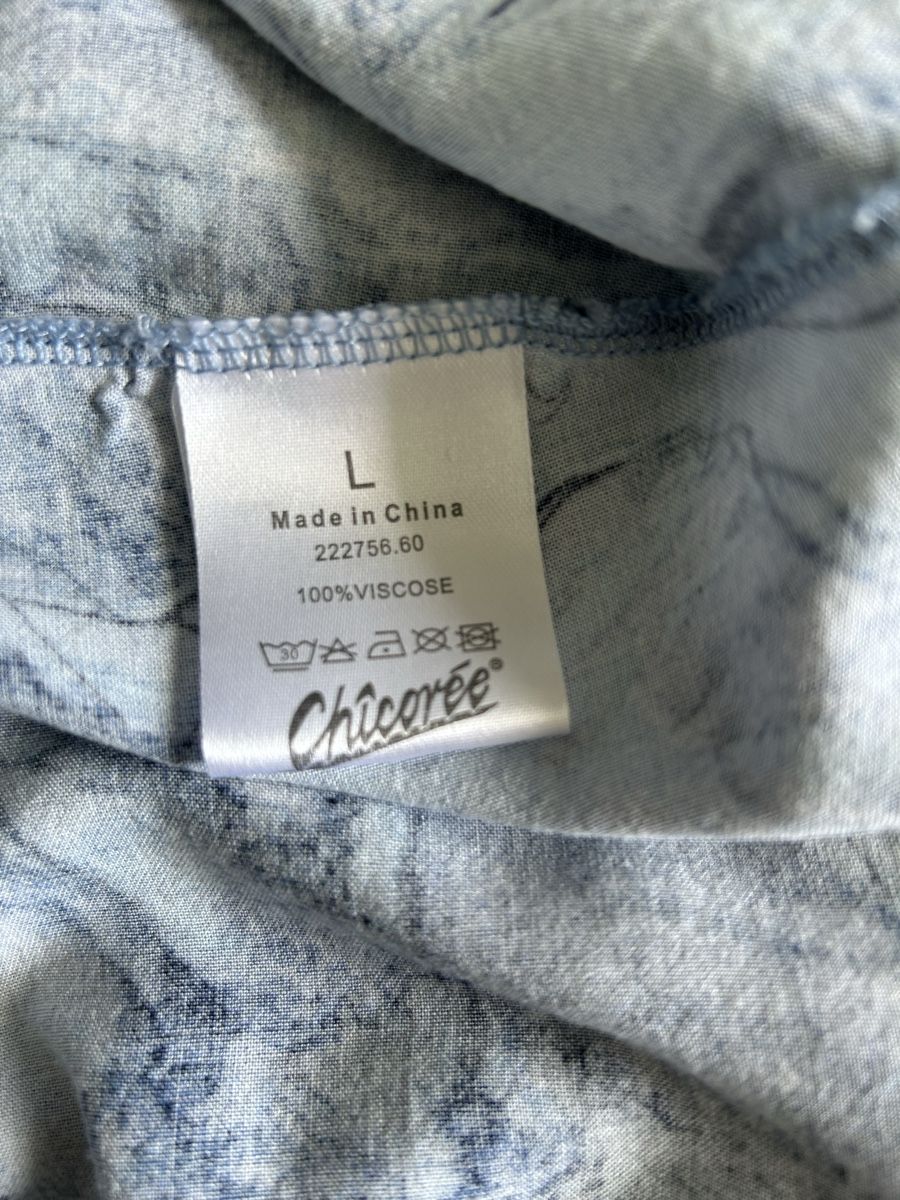 Kleider: Leichtes Blauton Sommerkleid – Gebraucht aus Rüti ZH von Masken 4