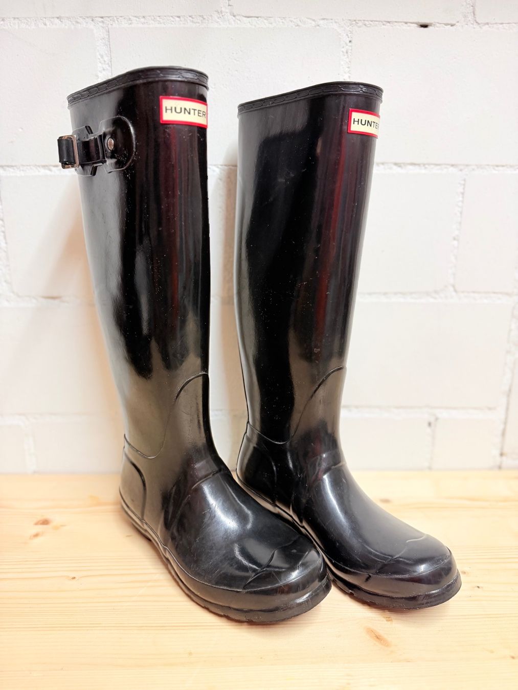 Hunter Scarpe da donna: Hunter Original Tall Gloss schwarz EU 39 / UK6 – Nuovo (secondo la descrizione) da Root venduto da Jo.Di