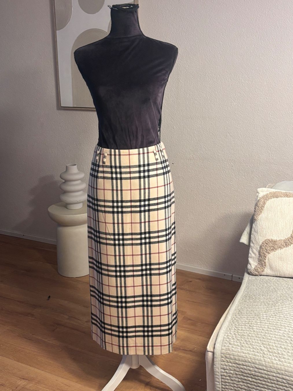 Burberry Gonne: Burberry Maxi Rock Novacheck Wolle – Usato da St. Margrethen SG venduto da dijanaO 4