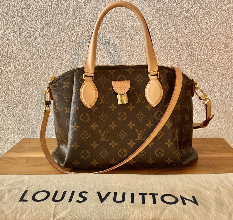 Louis Vuitton M44546 Rivoli MM
