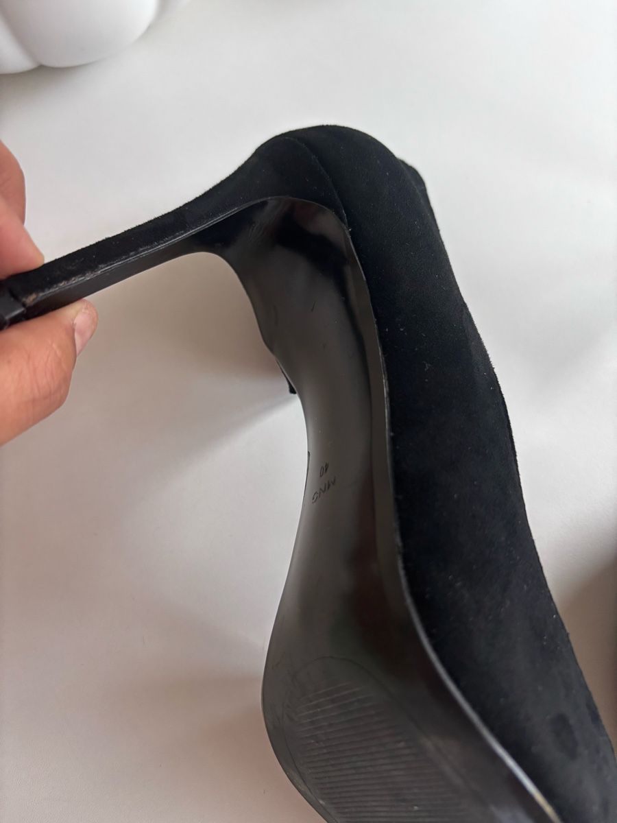 Mango Scarpe da donna: Elegante, schwarze Wildleder Pumps von Mango Grösse 40 – Nuovo (secondo la descrizione) da Steffisburg venduto da TelmaG 3