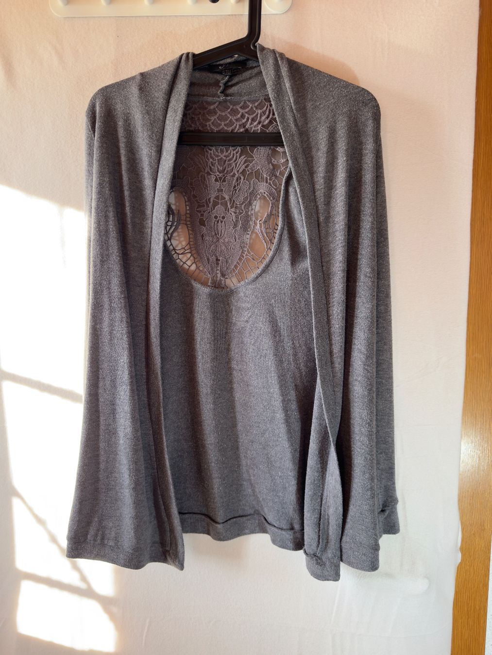 Giacche: Spezielle Strickjacke ca Gr. M – Usato da Grosswangen venduto da second_hand_dress