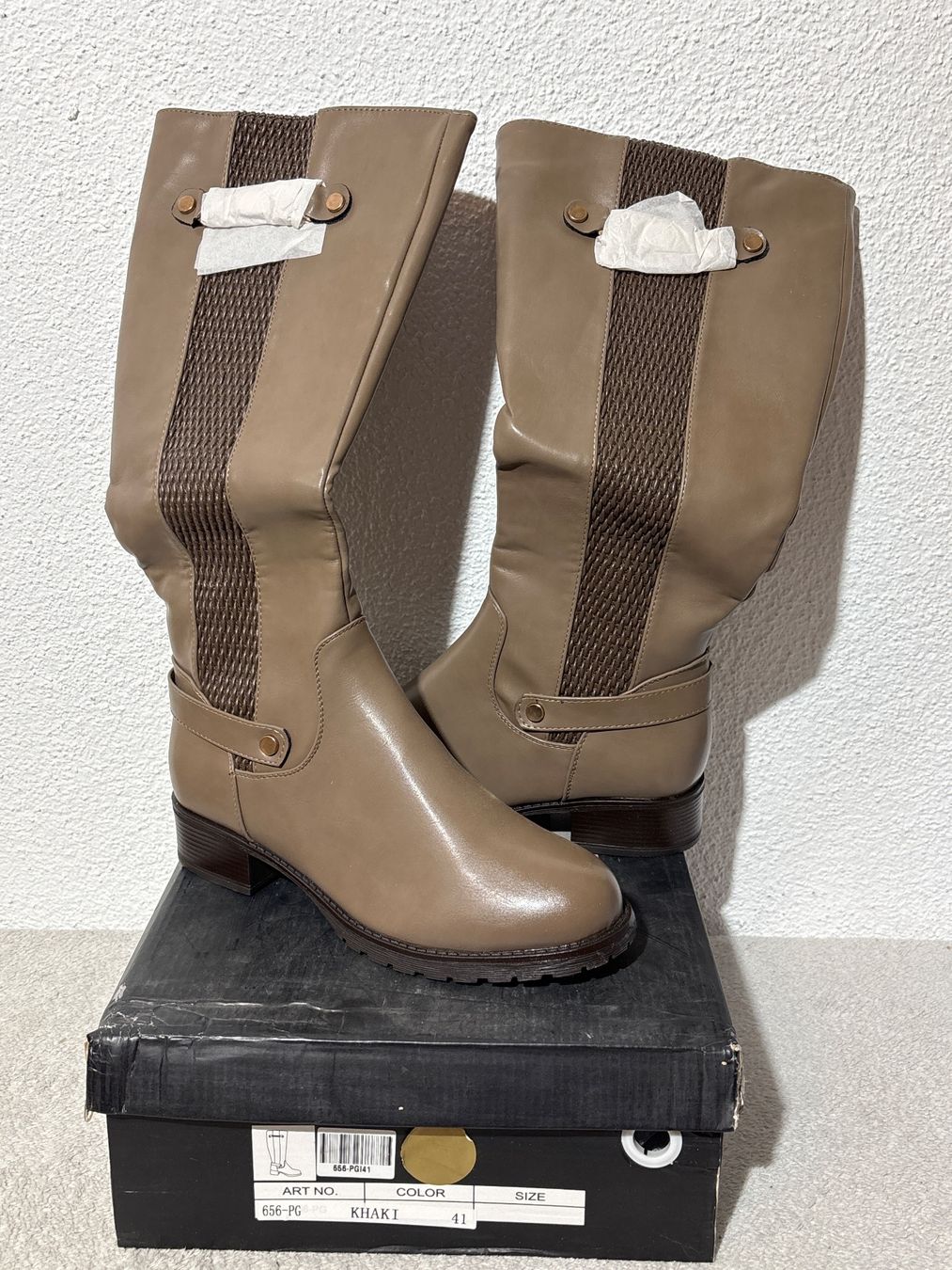 Scarpe da donna: Khaki Damen Stiefel, Grösse 41. Herbst/Winter – Nuovo e nell'imballaggio originale da Oberegg venduto da MR-shop
