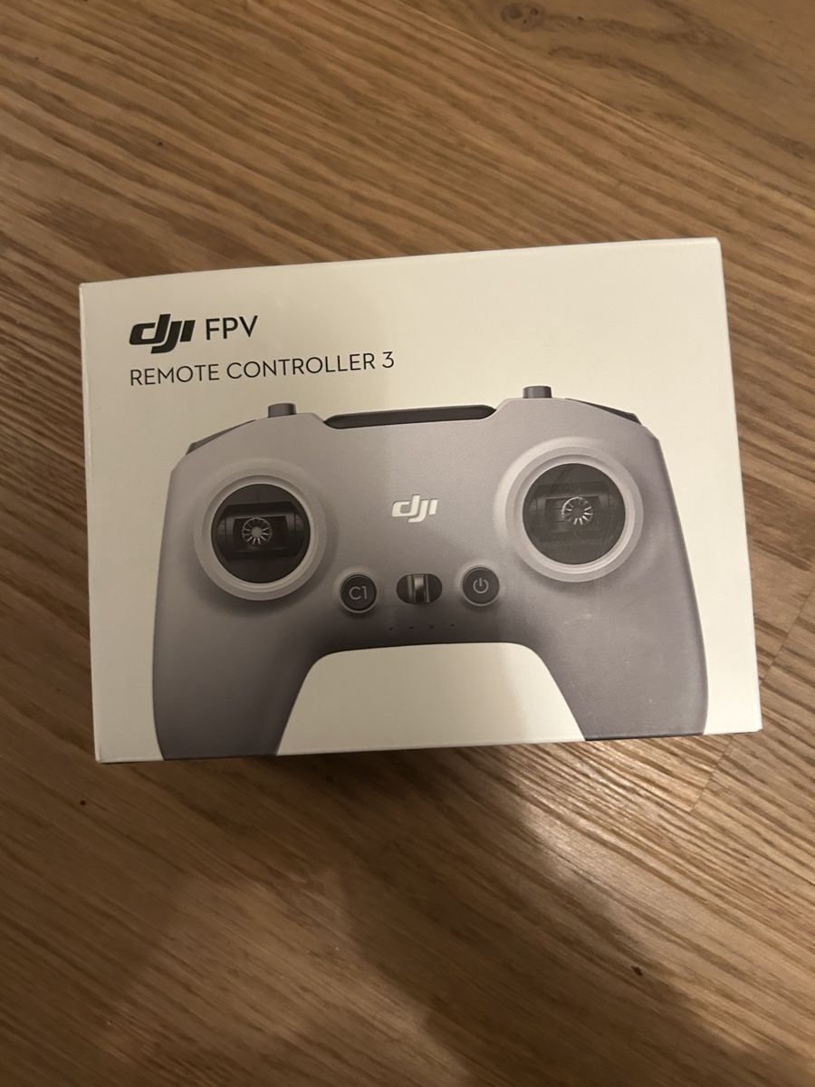 Télécommandes: Dji remote controller 3 neu – Neuf avec emballage d'origine à Erlenbach ZH par Emeylan